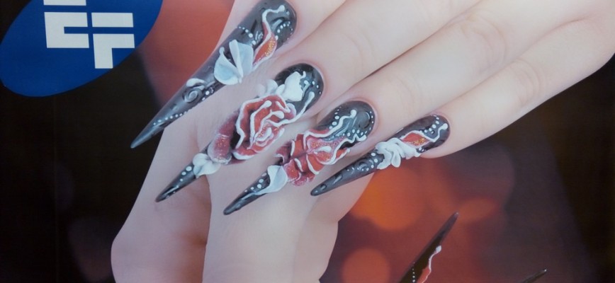 آموزش کاشت ناخن -  آشنایی با انواع تیپ و کار با آنها